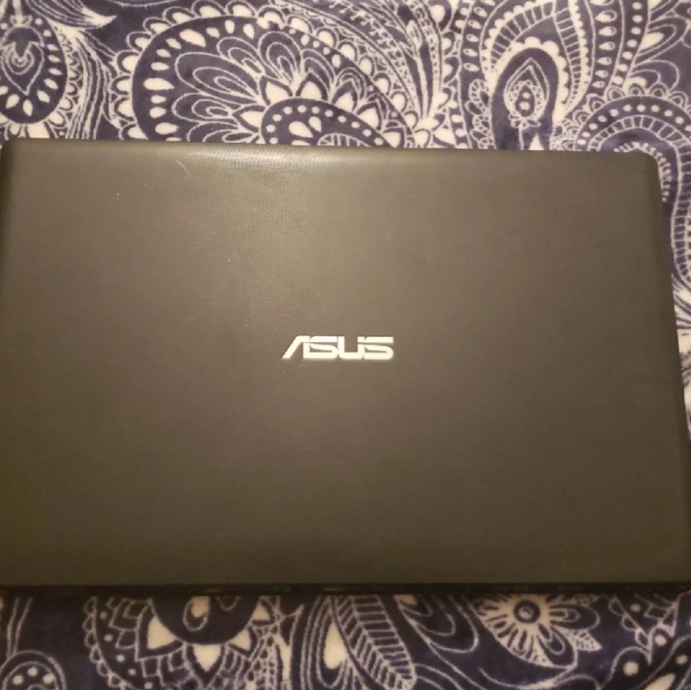 15" ASUS GAMING LAPTOP - Picture 2 of 8